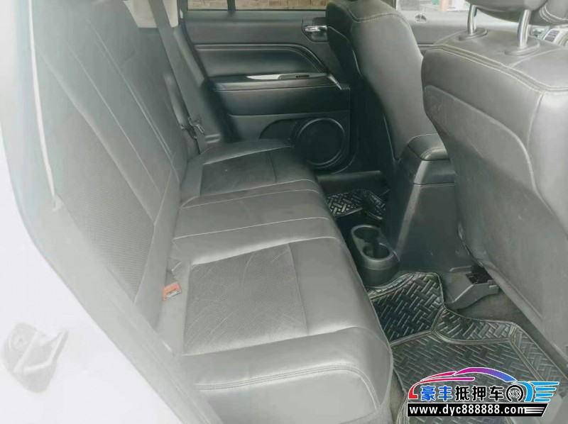 14年Jeep指南者轿车抵押车出售