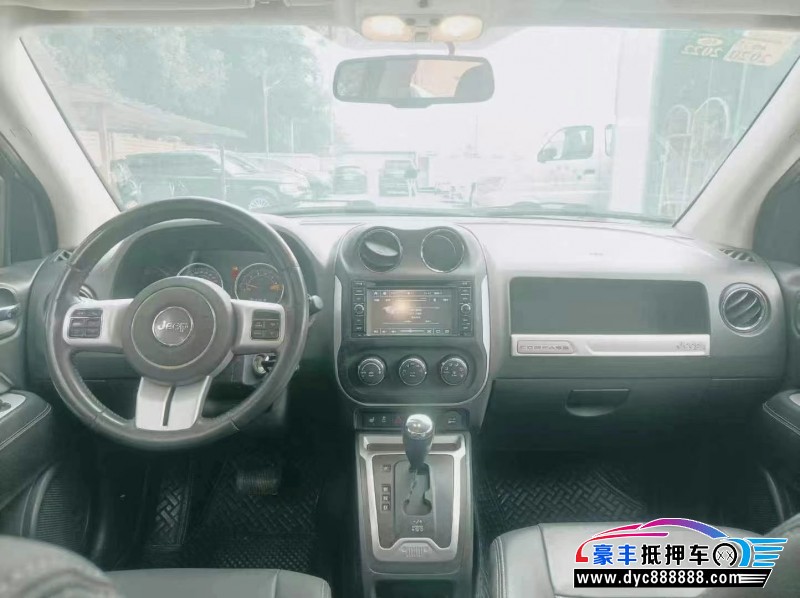 14年Jeep指南者轿车抵押车出售