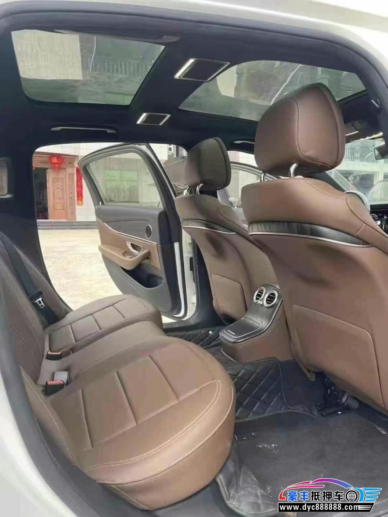 22年奔驰E轿车抵押车出售