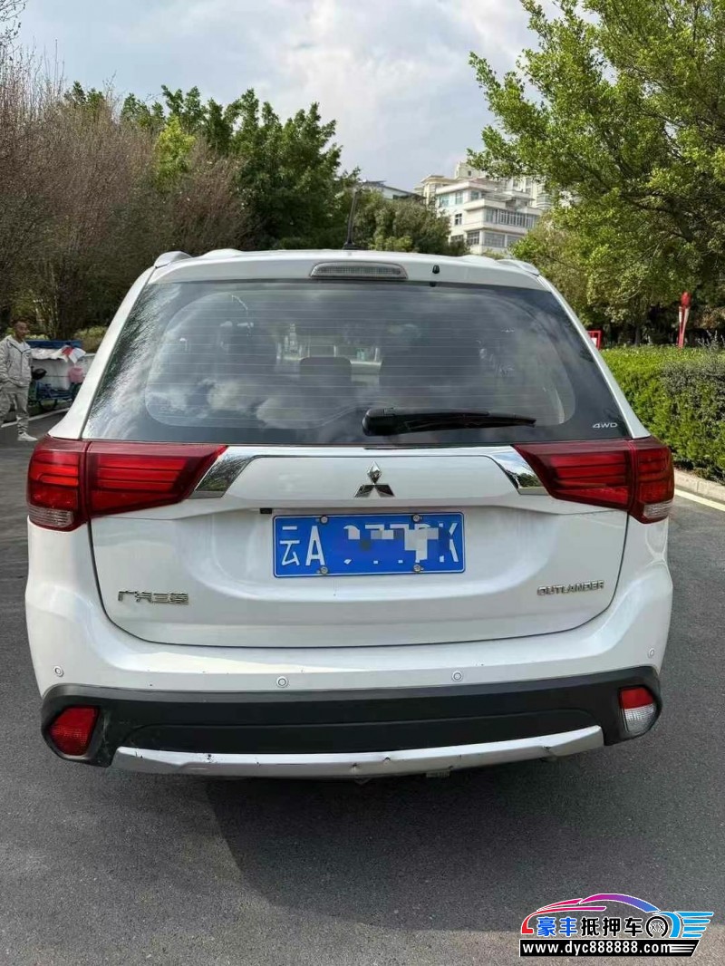 17年三菱欧蓝德SUV抵押车出售