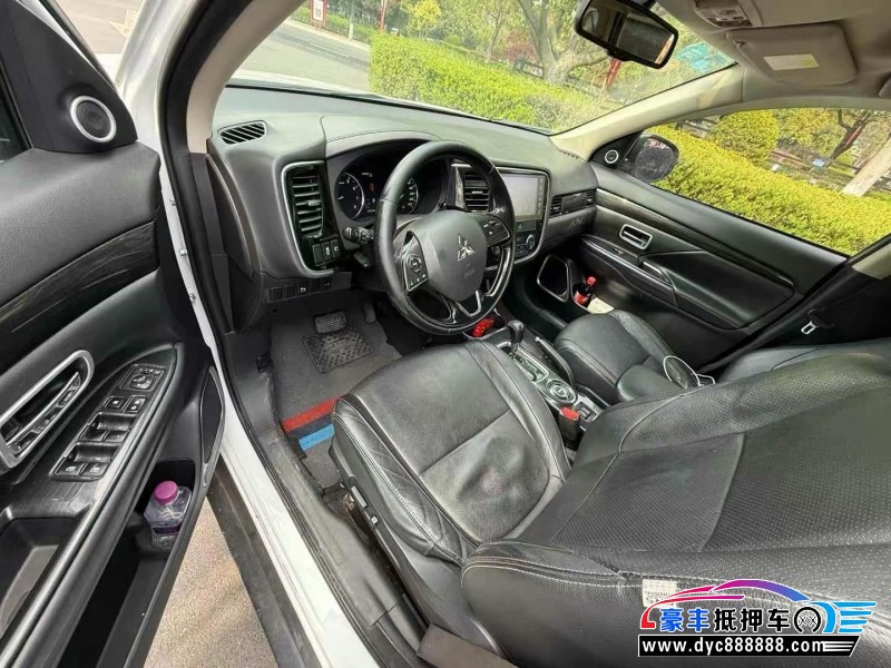 17年三菱欧蓝德SUV抵押车出售