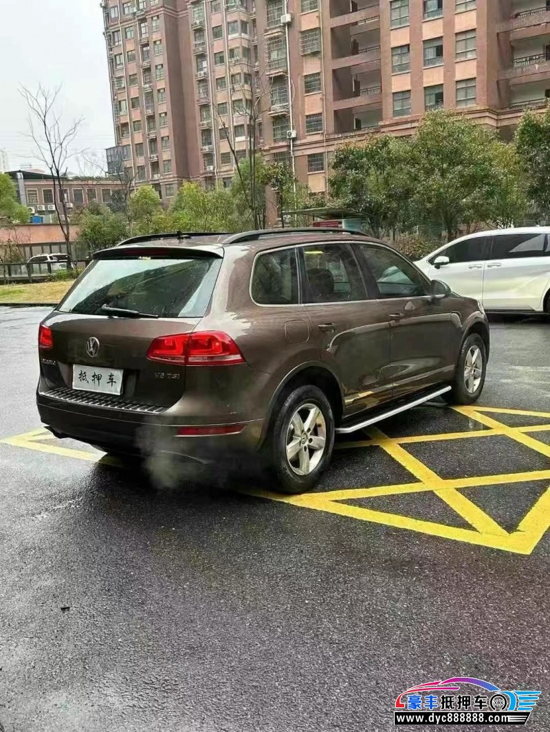 13年大众途锐轿车抵押车出售