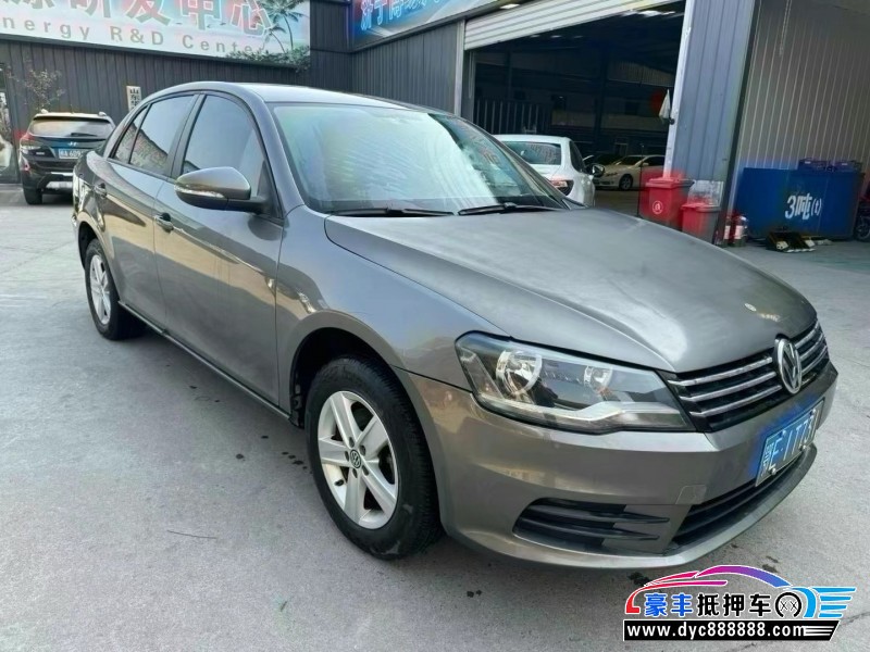 13年大众宝来轿车抵押车出售