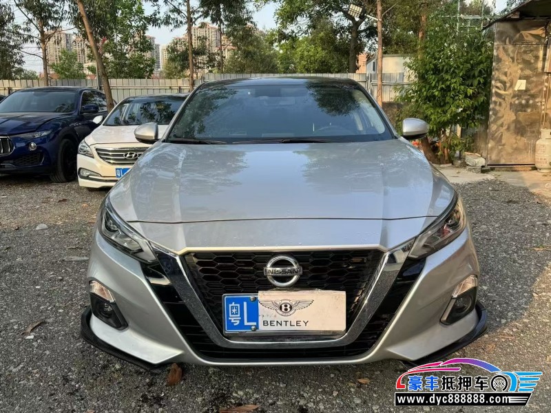23年日产天籁轿车抵押车出售