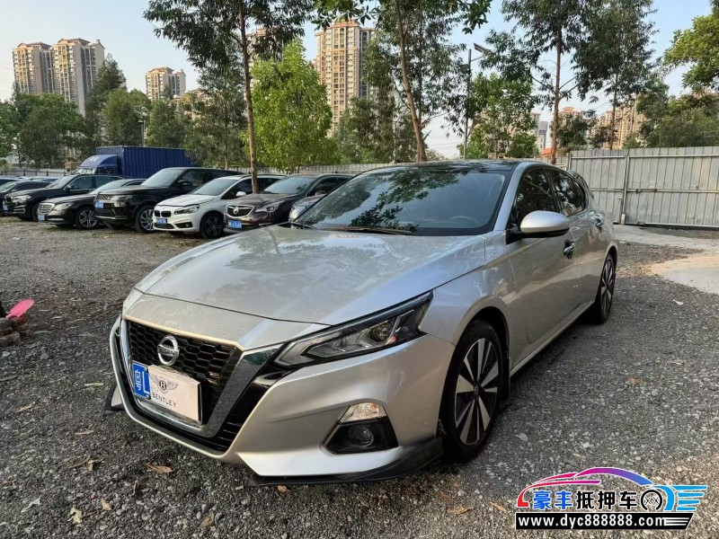 23年日产天籁轿车抵押车出售