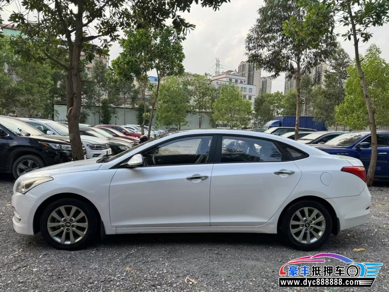 16年现代名图轿车抵押车出售