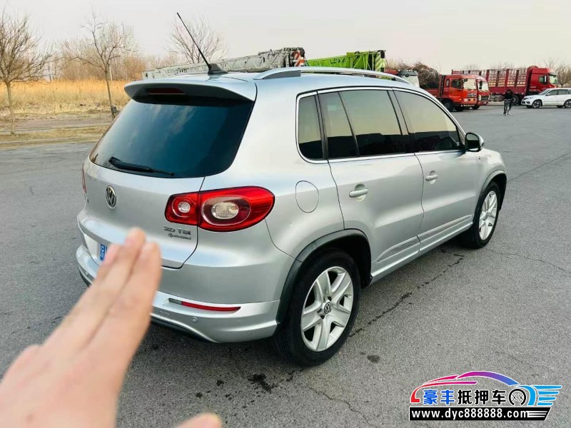 10年大众途威轿车抵押车出售