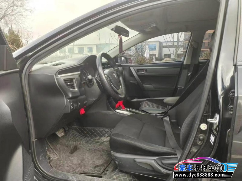 15年丰田雷凌轿车抵押车出售