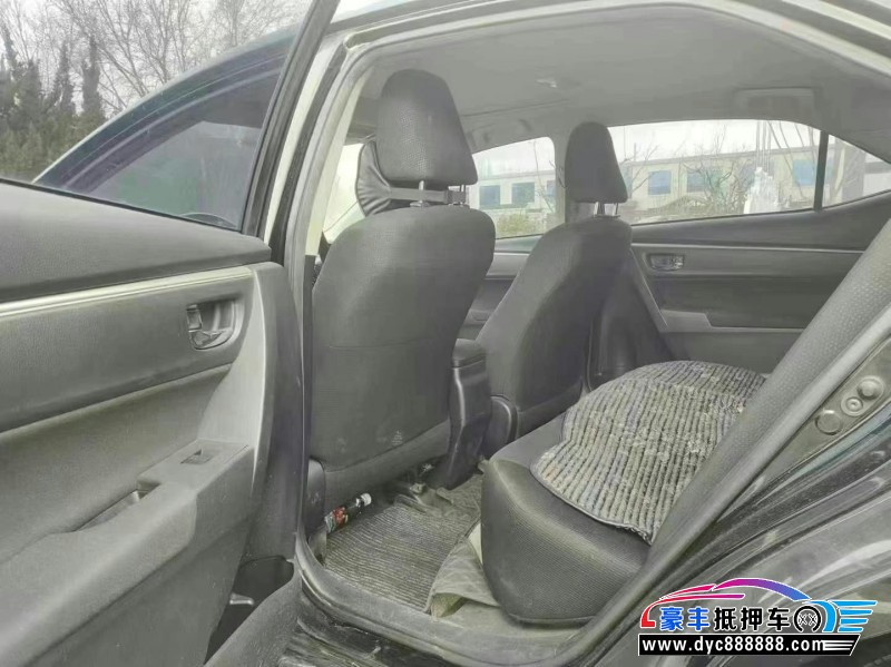 15年丰田雷凌轿车抵押车出售