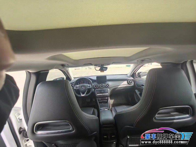 19年奔驰GLA轿车抵押车出售