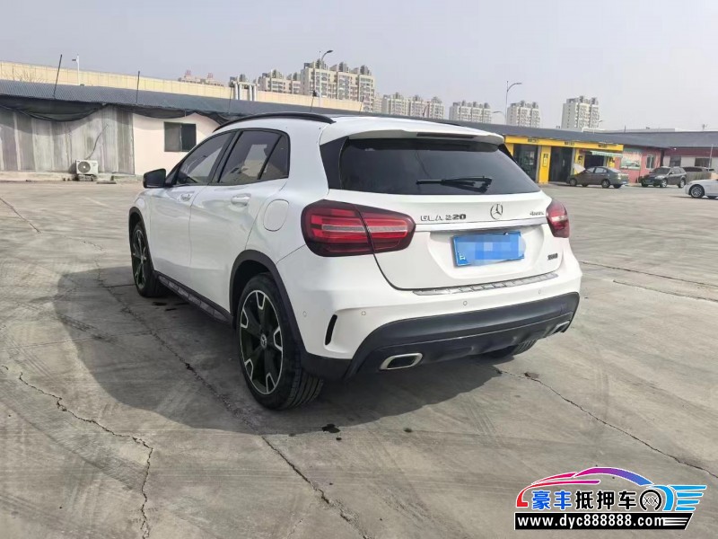 19年奔驰GLA轿车抵押车出售