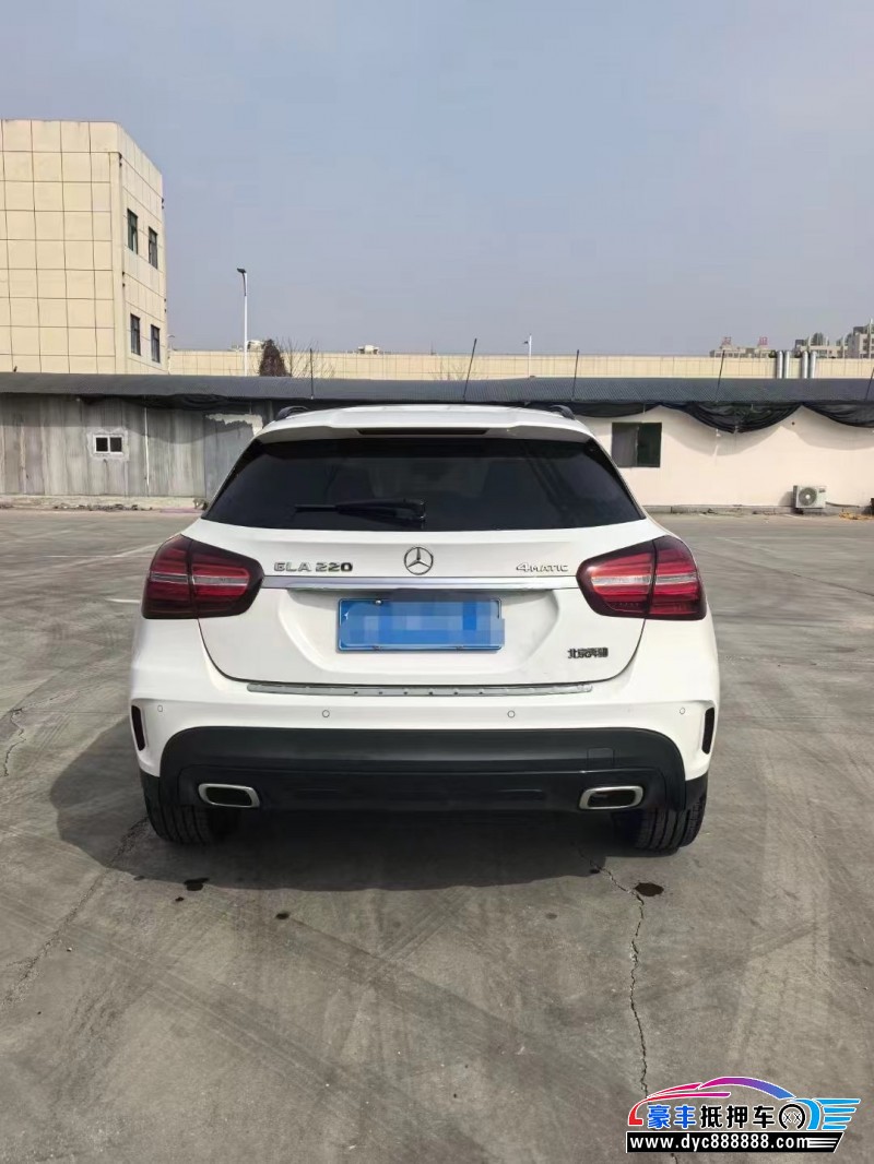19年奔驰GLA轿车抵押车出售