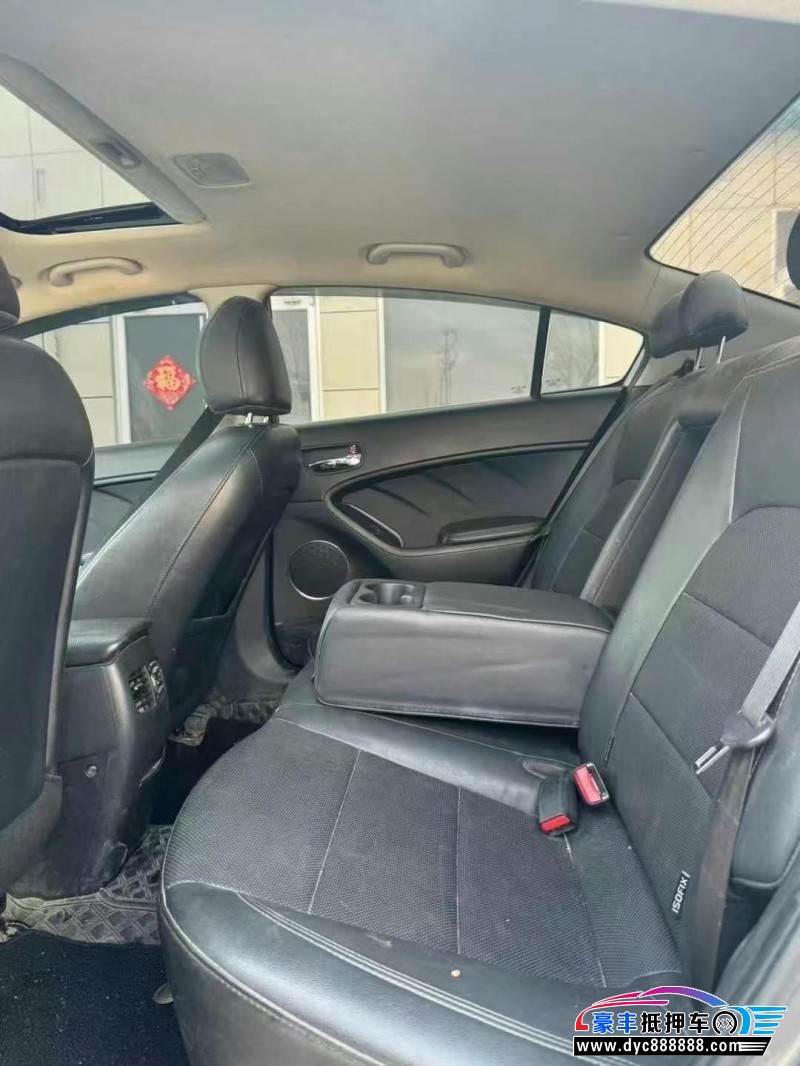 13年起亚K3轿车抵押车出售