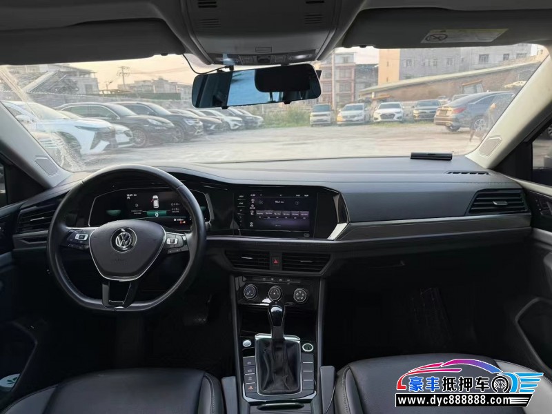 22年大众速腾轿车抵押车出售