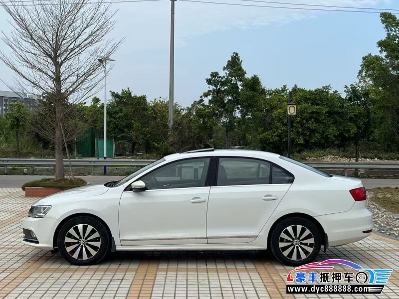 17年大众速腾轿车抵押车出售