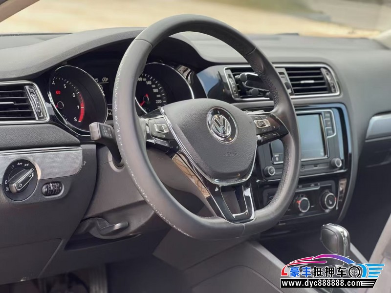 17年大众速腾轿车抵押车出售