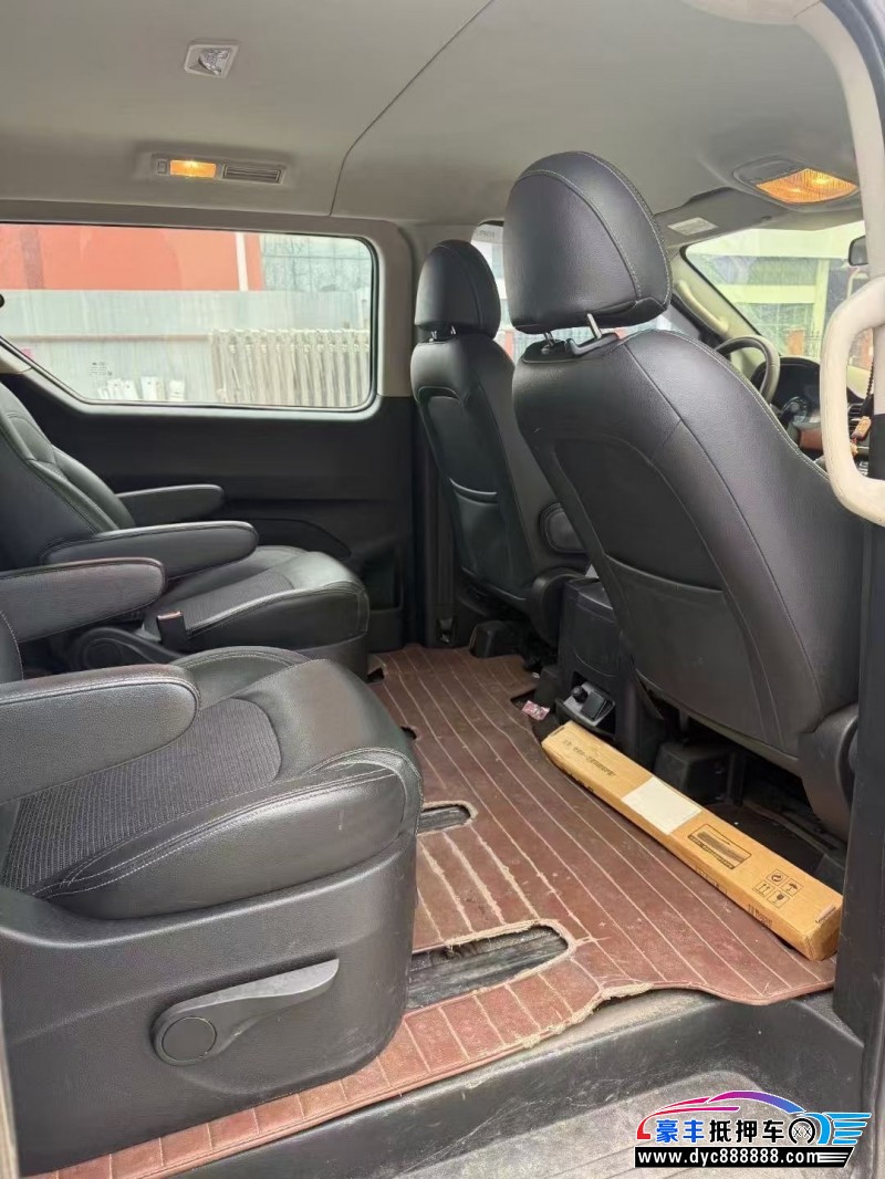 16年上汽大通G10轿车抵押车出售