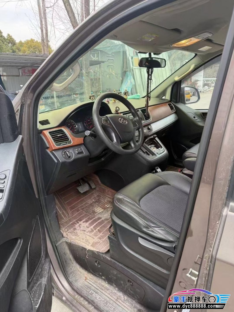 16年上汽大通G10轿车抵押车出售