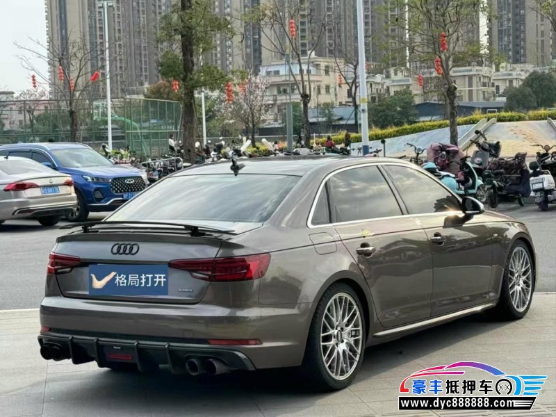 18年奥迪A4L轿车抵押车出售