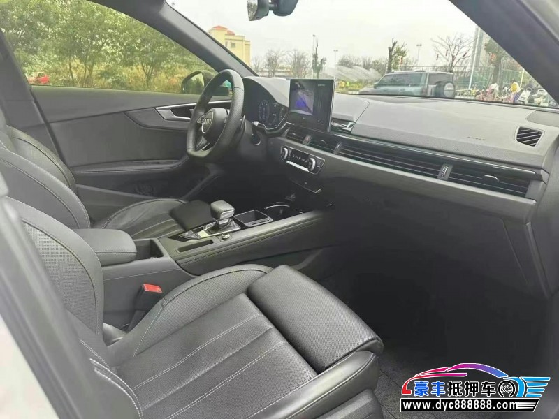 24年奥迪A4L轿车抵押车出售