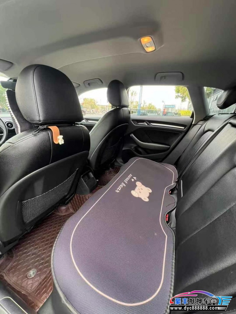 18年奥迪A3轿车抵押车出售