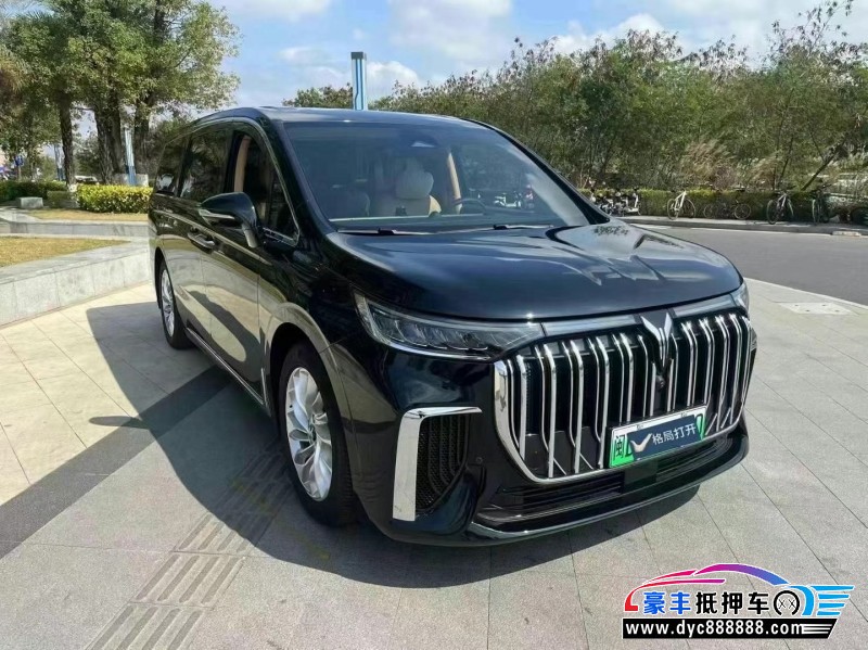 24年岚图梦想家轿车抵押车出售