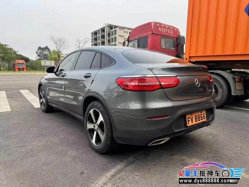 17年奔驰GLC轿车抵押车出售