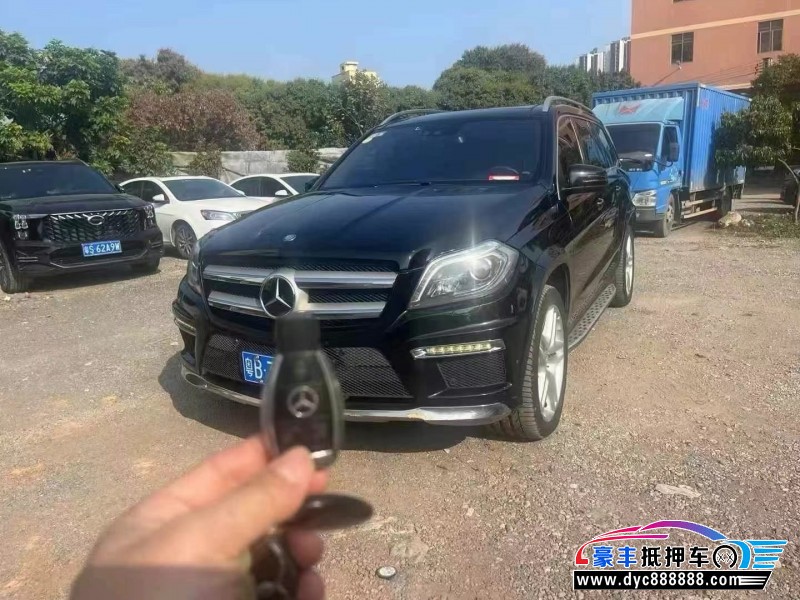 17年奔驰GL轿车抵押车出售