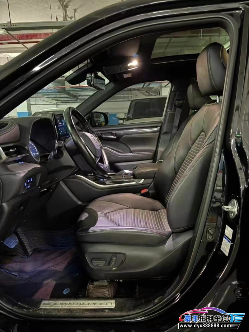 21年丰田皇冠轿车抵押车出售