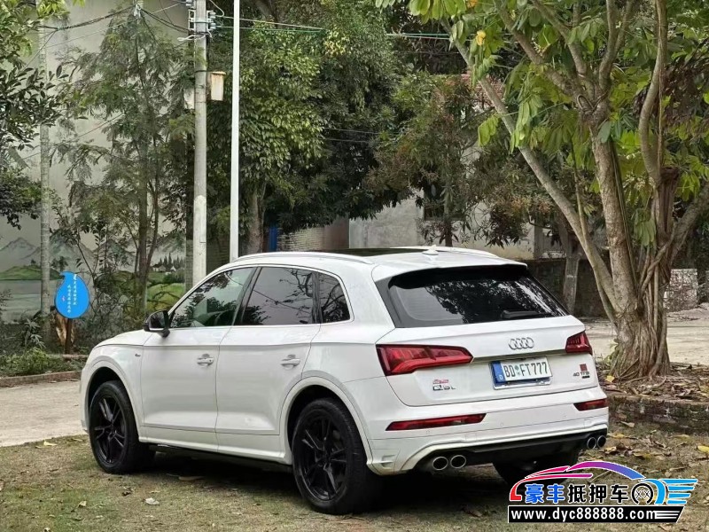 18年奥迪Q5轿车抵押车出售