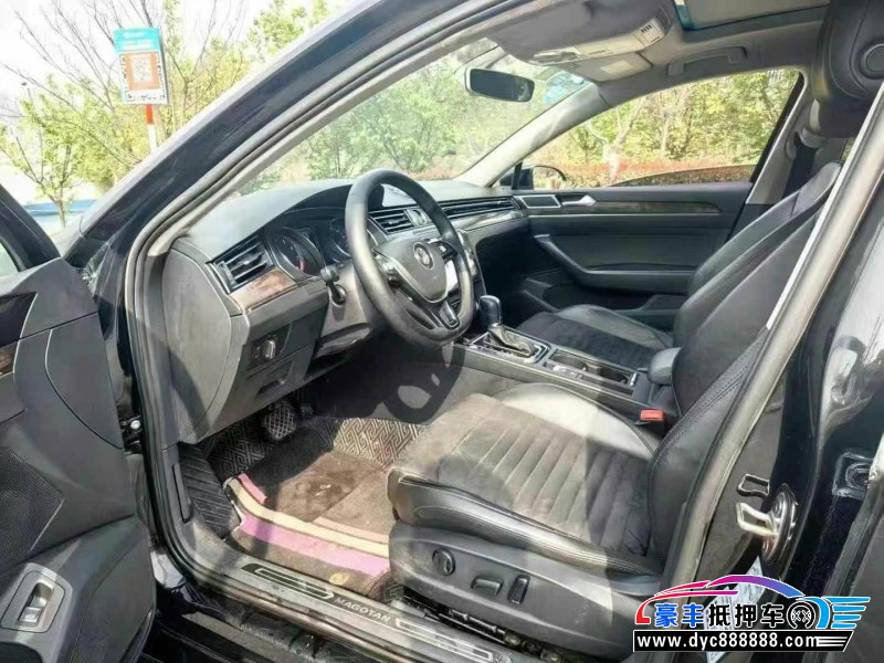 18年大众迈腾轿车抵押车出售