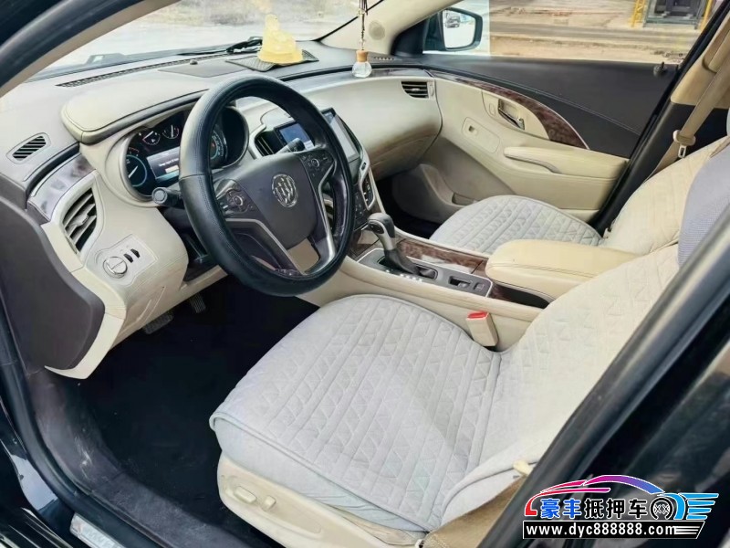 15年别克君越轿车抵押车出售