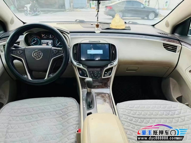 15年别克君越轿车抵押车出售