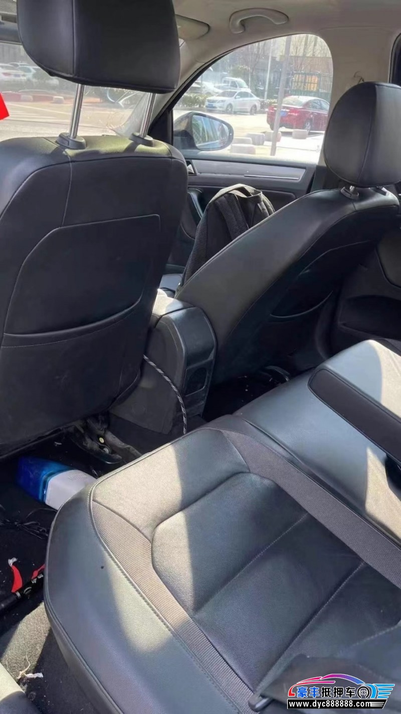 15年大众宝来轿车抵押车出售