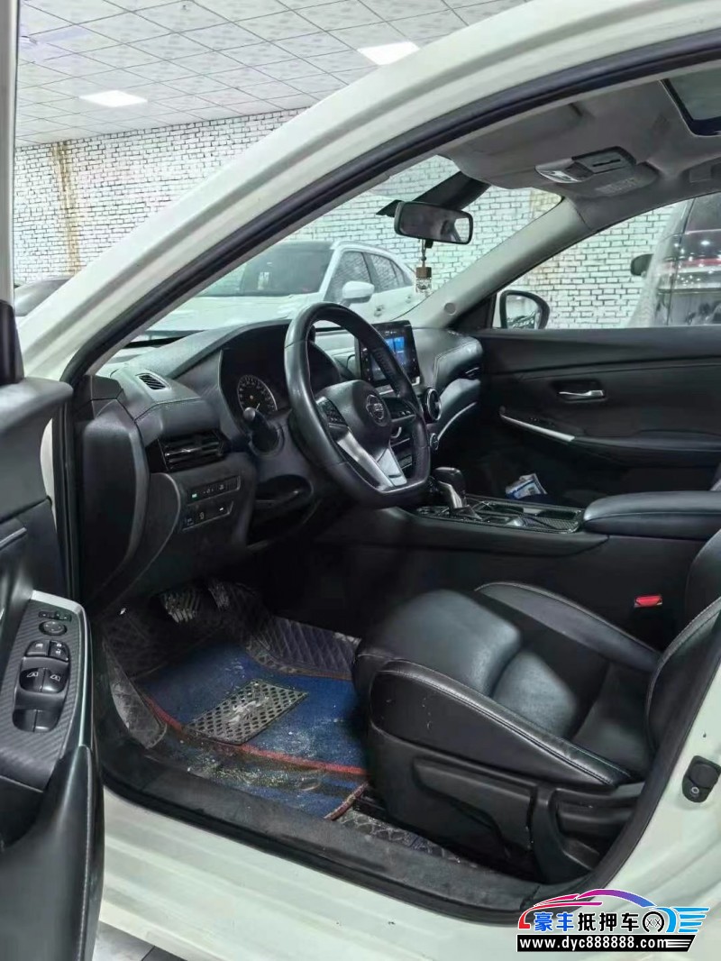 22年日产轩逸轿车抵押车出售