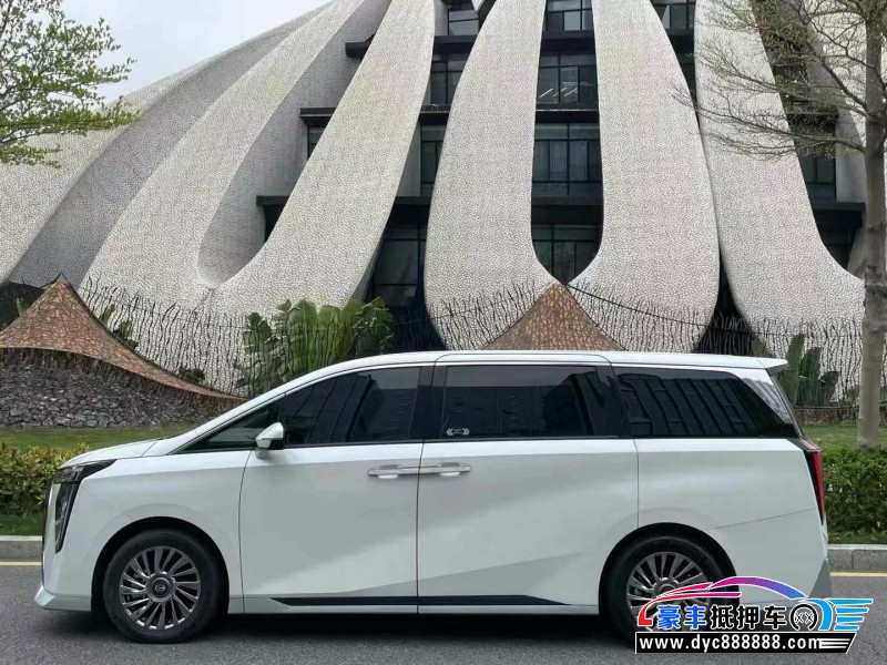 23年传祺M8轿车抵押车出售