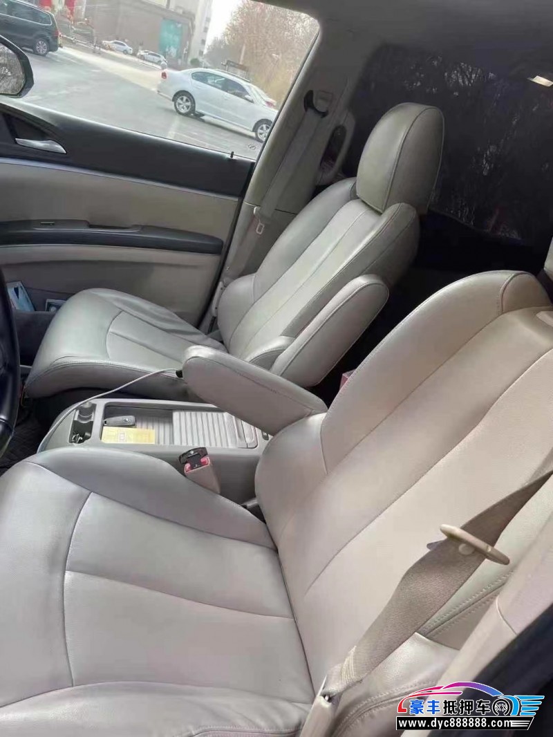 13年别克GL8轿车抵押车出售