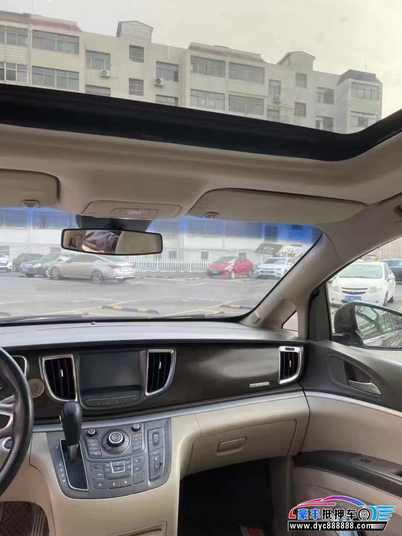 13年别克GL8轿车抵押车出售