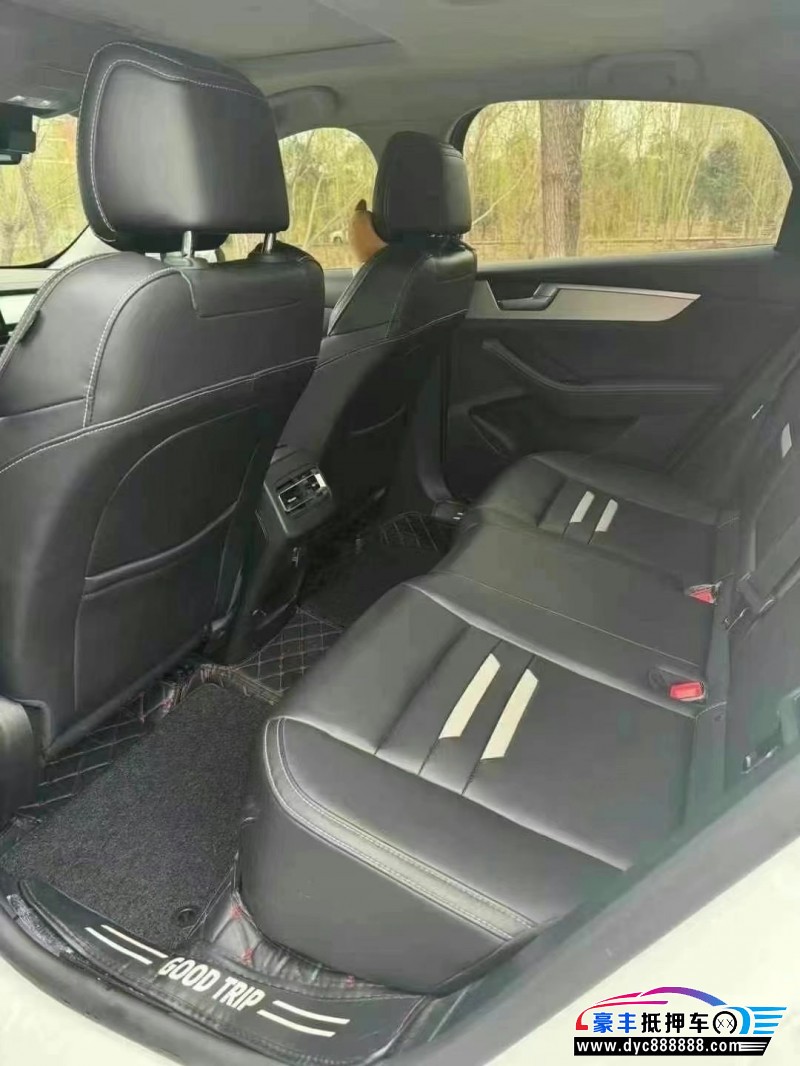 20年比亚迪秦轿车抵押车出售