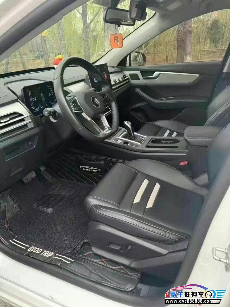 20年比亚迪秦轿车抵押车出售