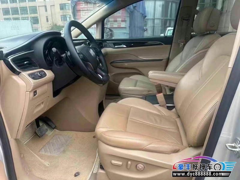 18年别克GL8轿车抵押车出售