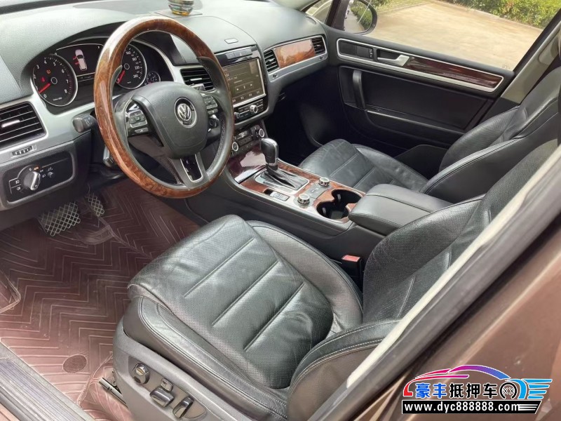 12年大众途锐轿车抵押车出售