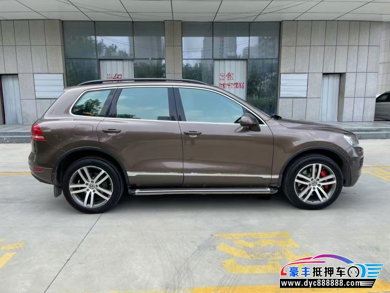 12年大众途锐轿车抵押车出售