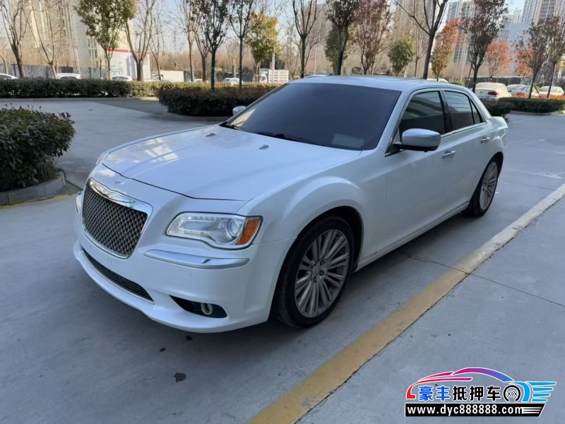 13年克莱斯勒300C轿车抵押车出售