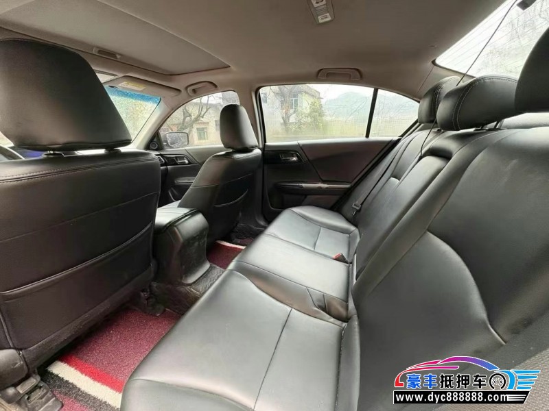 17年本田雅阁轿车抵押车出售