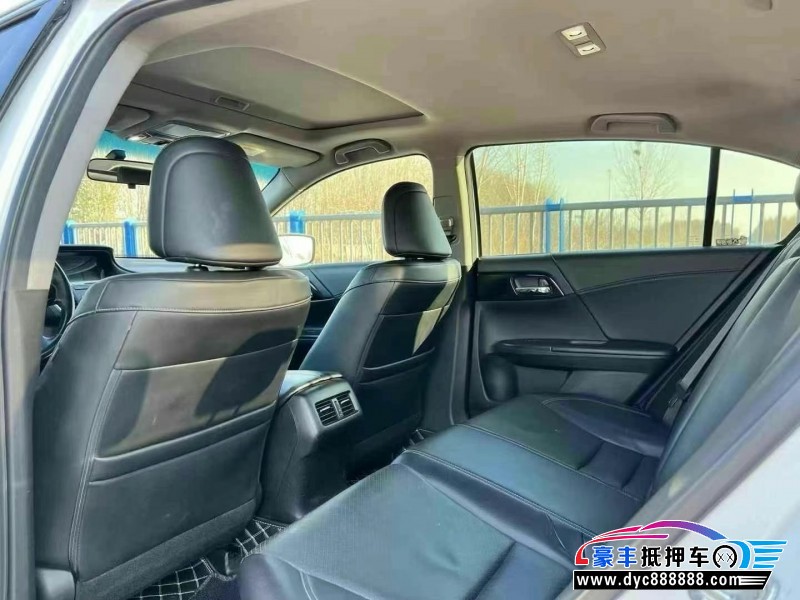 17年本田雅阁轿车抵押车出售