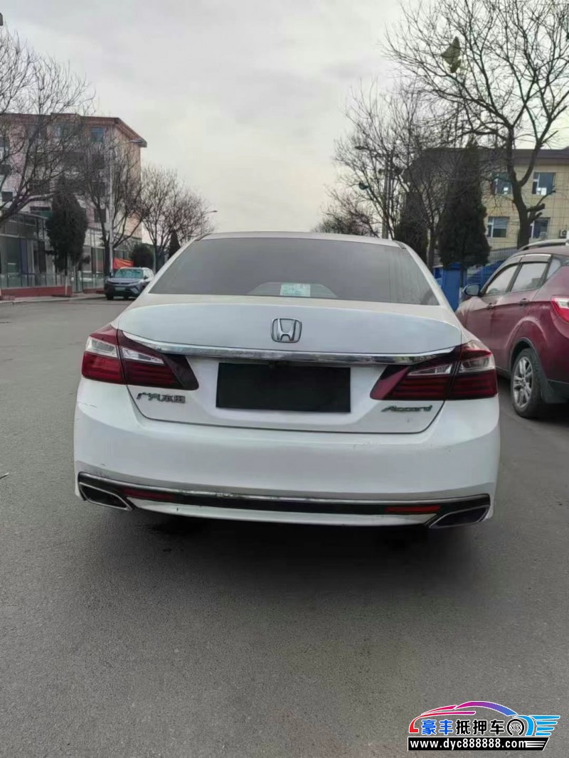 16年本田雅阁轿车抵押车出售