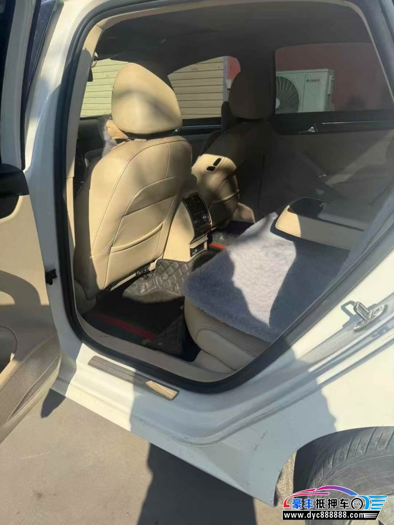 12年大众帕萨特轿车抵押车出售