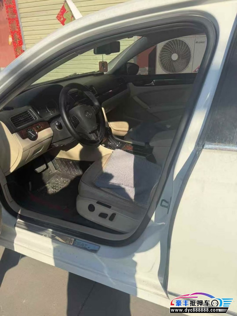 12年大众帕萨特轿车抵押车出售