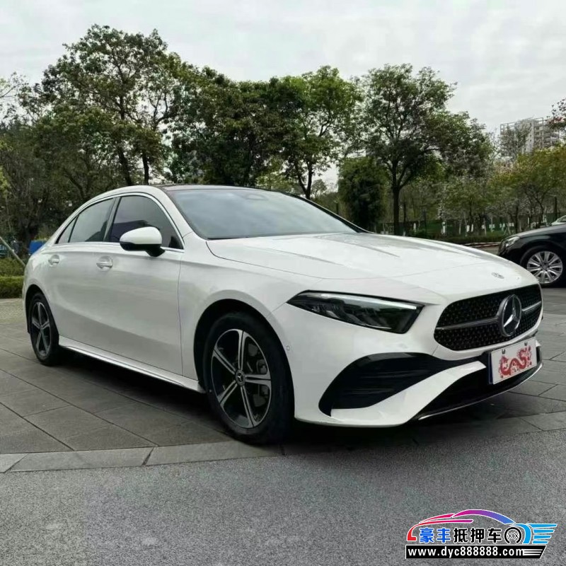 23年奔驰A轿车抵押车出售